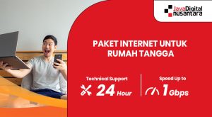 Keluarga menggunakan internet di rumah dengan perangkat laptop dan tablet