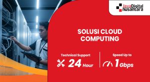 im IT sedang mengatur server cloud untuk perusahaan modern.