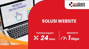 Tim pengembang IT sedang membuat desain website profesional di kantor.